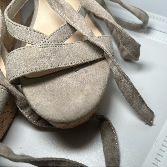 Guess Treacy Lace Up Wedge Sandal Gray Faux Suede Size 6 1/2 M - Picture 5 of 10